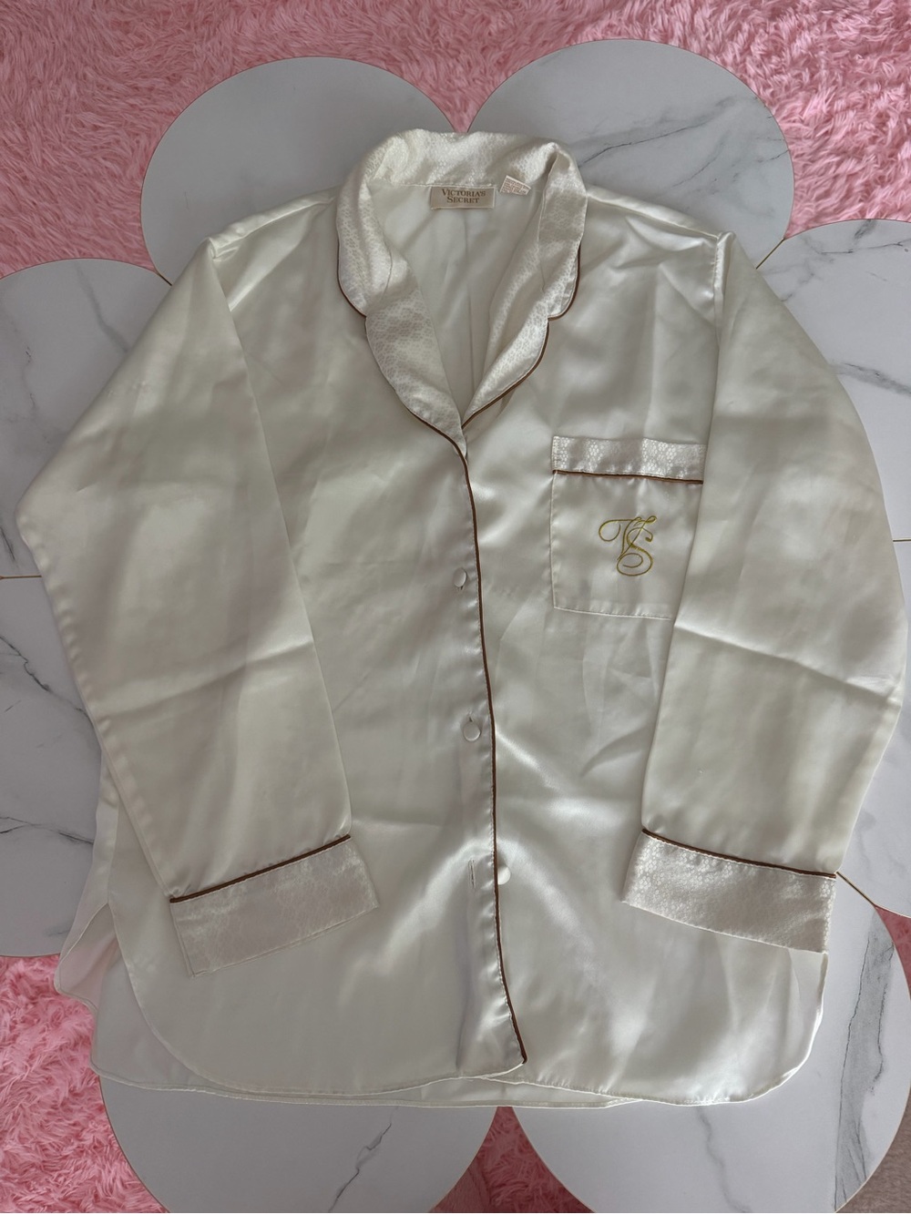 Victoria’s Secret vintage gold tag Silk-Feel Cream Satin Pajama Top - Picture 7 of 8